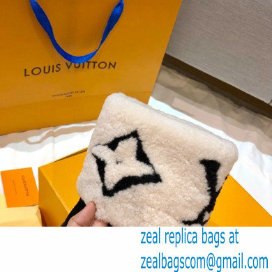 Louis Vuitton Shearling Snowdrop Flat Ankle Boots Black/White 2020