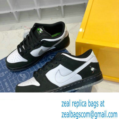 Nike Dunk Low Sneakers 32