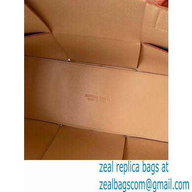 Bottega Veneta Medium intreccio leather arco tote bag 06 - Click Image to Close