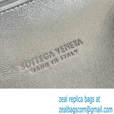 Bottega Veneta Intrecciato lamina leather Knot Minaudiere clutch Bag with wavy bicolor Pavimento effect 2024