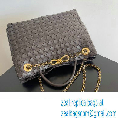 Bottega Veneta Medium Andiamo Intrecciato leather top handle Bag FONDANT With Chain 2024