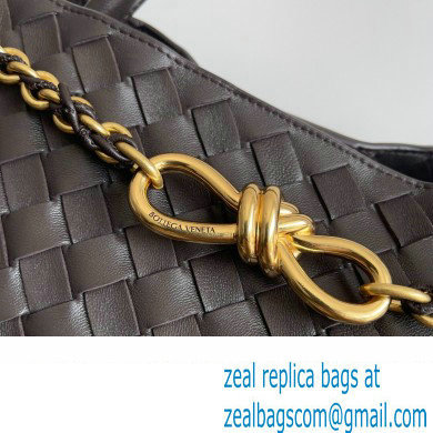 Bottega Veneta Medium Andiamo Intrecciato leather top handle Bag FONDANT With Chain 2024