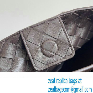 Bottega Veneta Small Andiamo Intrecciato leather top handle Bag FONDANT With Chain 2024