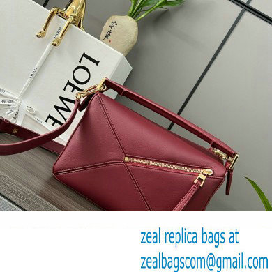 LOEWE Small Puzzle bag in in classic calfskin burgundy 2024