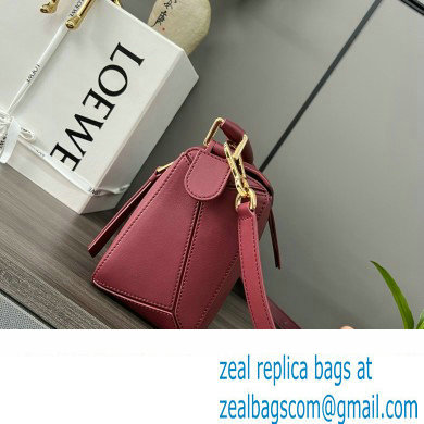 LOEWE Small Puzzle bag in in classic calfskin burgundy 2024