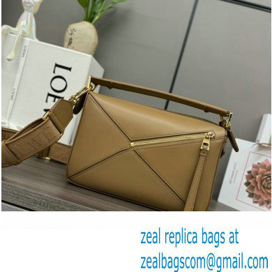 LOEWE Small Puzzle bag insatin calfskin clay green 2024