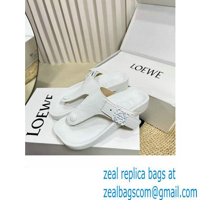 Loewe Ease toe post Women/Men sandals in goatskin White 2024