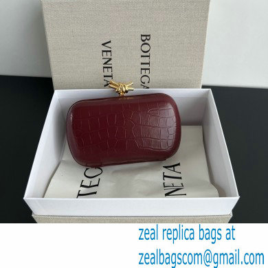 Bottega Veneta crocodile pattern Knot Minaudiere clutch Bag burgundy 2024