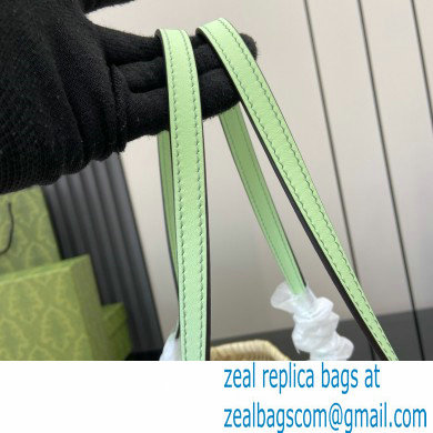 GUCCI Small straw tote with Gucci logo 779524 2024