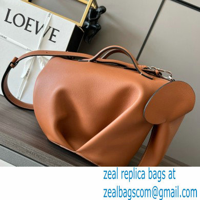 LOEWE Large Elephant bag in classic calfskin Tan 2024