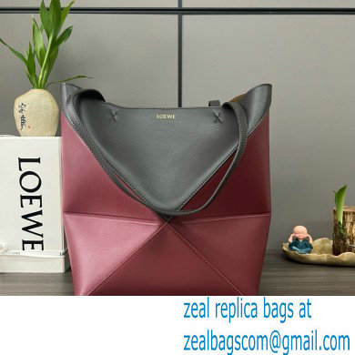 LOEWE Puzzle Fold Tote in shiny calfskin 052316 black/burgundy 2024