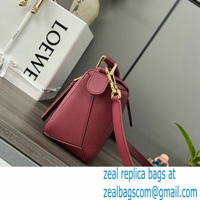 LOEWE Small Puzzle bag in in classic calfskin burgundy 2024