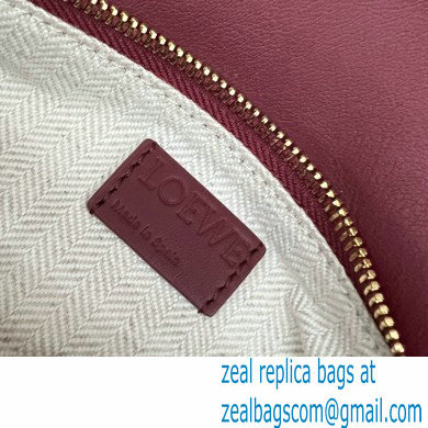 LOEWE Small Puzzle bag in in classic calfskin burgundy 2024