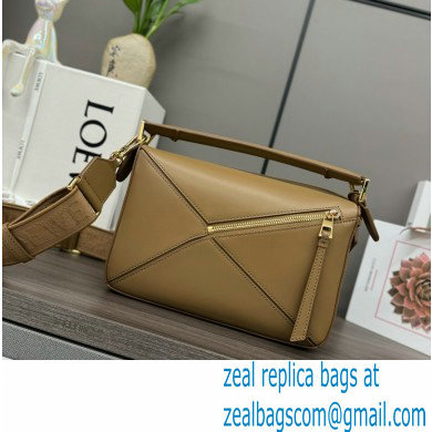 LOEWE Small Puzzle bag insatin calfskin clay green 2024