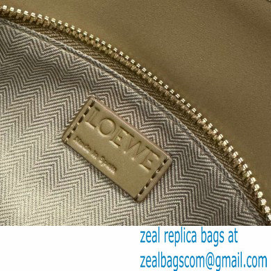 LOEWE Small Puzzle bag insatin calfskin clay green 2024