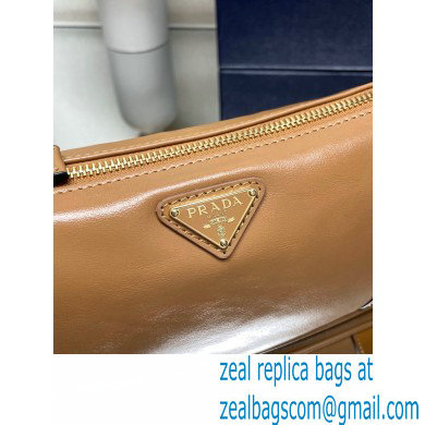 Prada Re-Edition 2002 small leather shoulder bag 1BC201 Caramel 2024