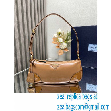 Prada Re-Edition 2002 small leather shoulder bag 1BC201 Caramel 2024