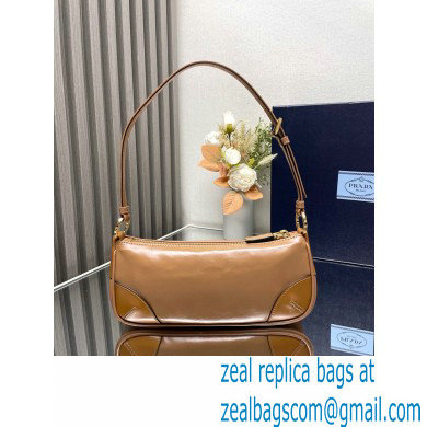 Prada Re-Edition 2002 small leather shoulder bag 1BC201 Caramel 2024