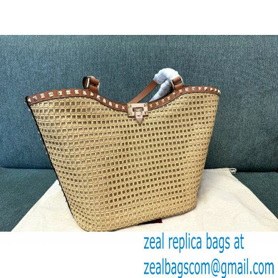 VALENTINO ROCKSTUD WOVEN RAFFIA SHOPPING BAG NATURAL/ALMOND 2024