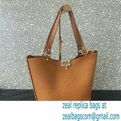 Valentino Garavani Rockstud Leather Tote TAN 2024 - Click Image to Close