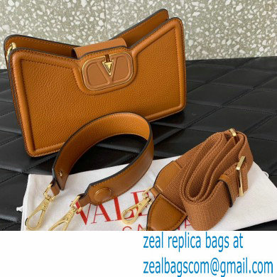 Valentino VLogo Leather shoulder bag in grainy calfskin Brown 2024