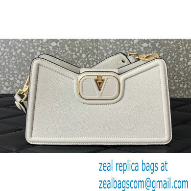 Valentino VLogo Leather shoulder bag in grainy calfskin White 2024