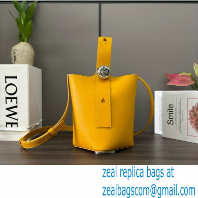 loewe mini Pebble Bucket bag in mellow calfskin Sunflower 2024