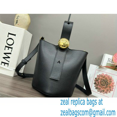 loewe mini Pebble Bucket bag in mellow calfskin black 2024